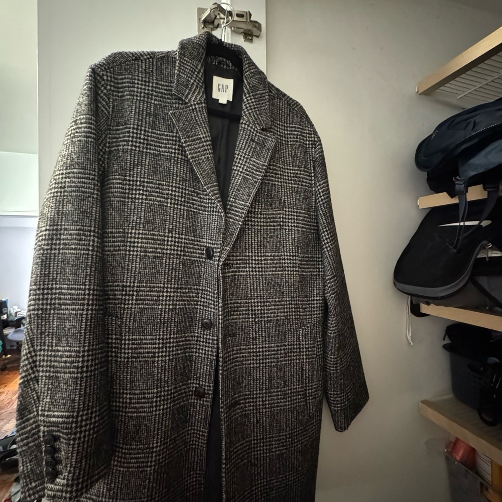 GAP Men's Classic Black and Gray Check Trench Coat